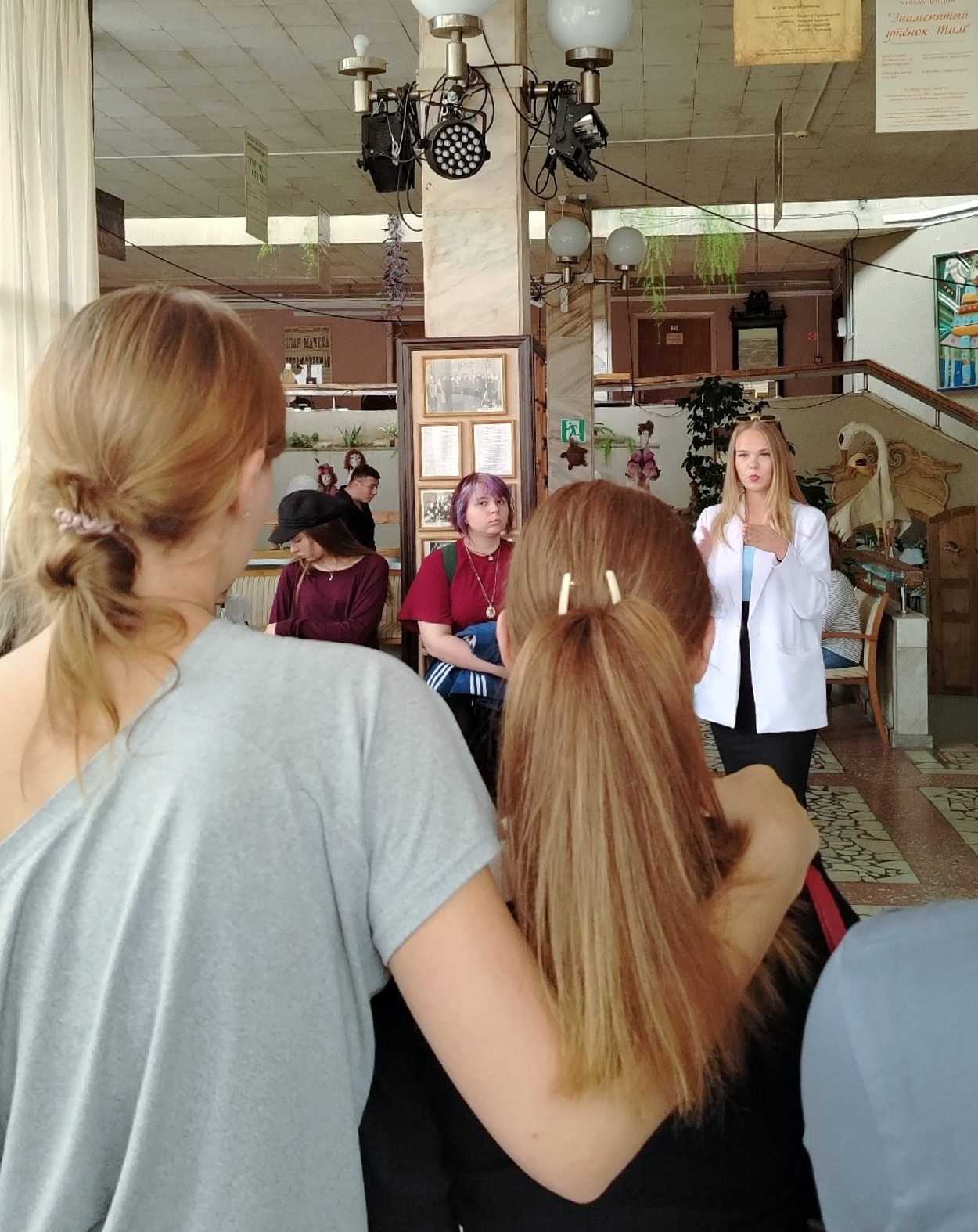 Студенты колледжа искусств заглянули в закулисье